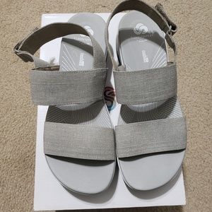 Cloudsteppers by Clark's sandals ARLA JACORY